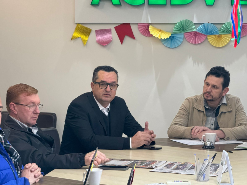 Diretores apresentam a Agência de Desenvolvimento Regional na ACEDV/CDL