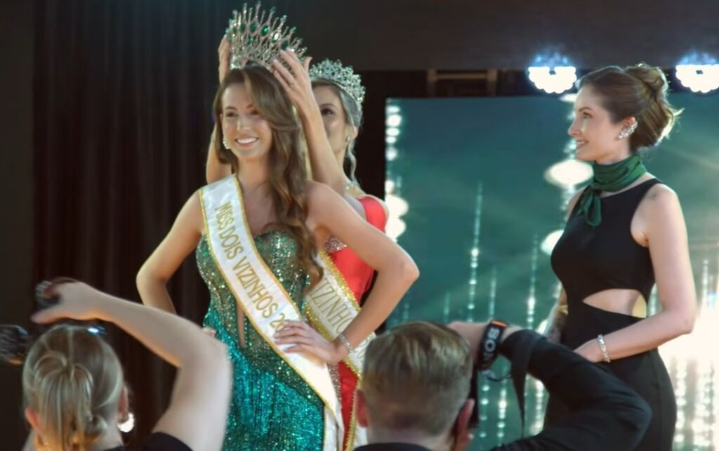 Andressa da Silveira é a Miss Dois Vizinhos; Ana Clara Mintkevicz foi a Miss Teenager DV 2026